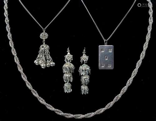 A collection of silver and white metal jewellery.