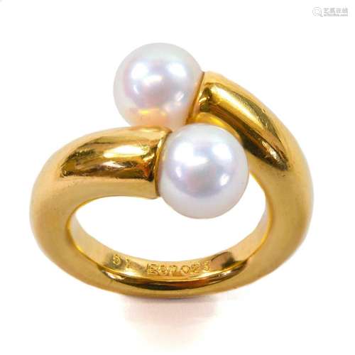 Cartier - An 18ct gold cultured pearl set ring.