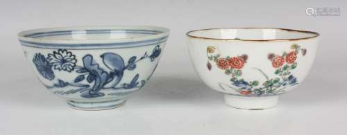 A Chinese famille verte porcelain circular bowl