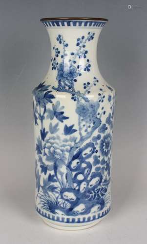 A Chinese blue and white porcelain vase