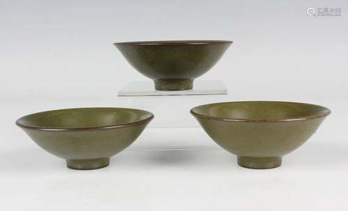 A set of three Chinese teadust glazed bowls