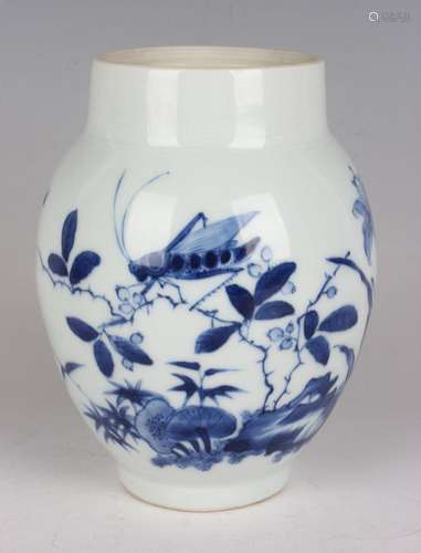 A Chinese Transitional blue and white porcelain jar