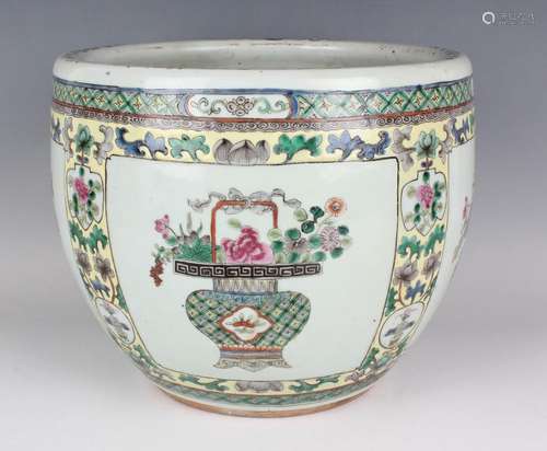 A Chinese famille rose porcelain jardinière