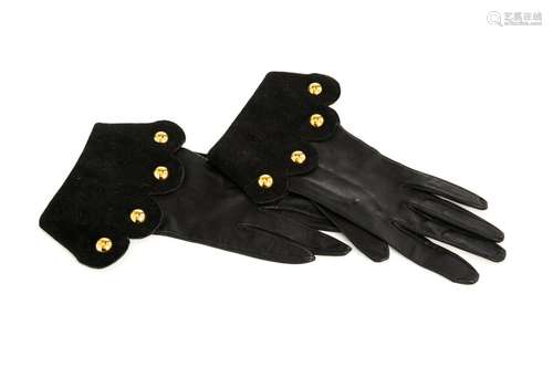 PAIR OF VINTAGE HERMES LEATHER STUDDED GLOVES