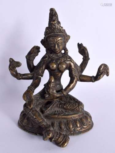 AN 18TH/19TH CENTURY INDIAN CHINESE TIBETAN BRONZE FIGURE OF...