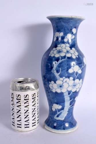 A LARGE 19TH CENTURY CHINESE BLUE AND WHITE BALUSTER VASE be...