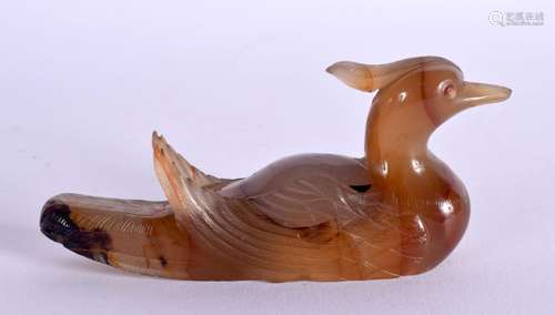 A 19TH CENTURY CHINESE CARVED AGATE FIGURE OF A SEATED BIRD ...