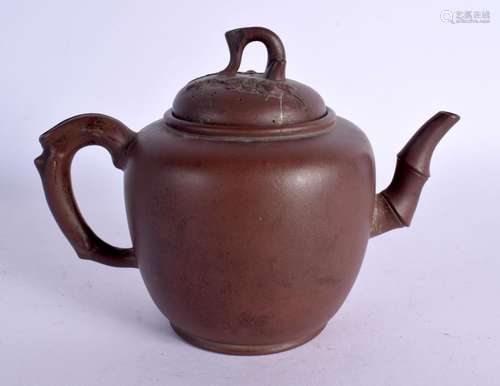 A LATE 19TH CENTURY CHINESE YIXING POTTERY TEAPOT AND COVER ...