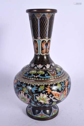 AN EARLY 20TH CENTURY CHINESE CLOISONNE ENAMEL VASE Late Qin...