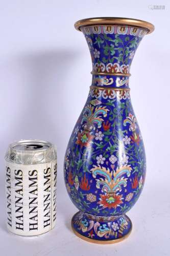 AN EARLY 20TH CENTURY CHINESE CLOISONNE ENAMEL VASE Late Qin...