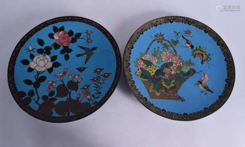 A LARGE PAIR OF 19TH CENTURY JAPANESE MEIJI PERIOD CLOISONNE...