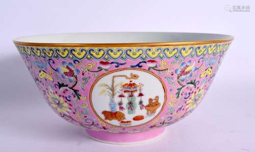 A LARGE CHINESE FAMILLE ROSE PORCELAIN BOWL 20th Century, be...