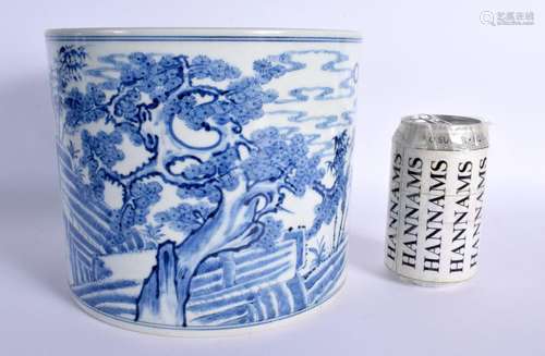 A LARGE CHINESE BLUE AND WHITE PORCELAIN BRUSH POT 20th Cent...