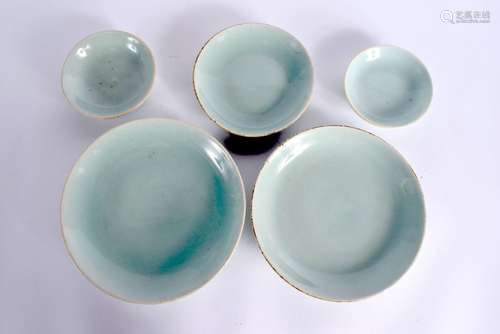 A SET OF FIVE 18TH/19TH CENTURY CHINESE CELADON DISHES Qing....