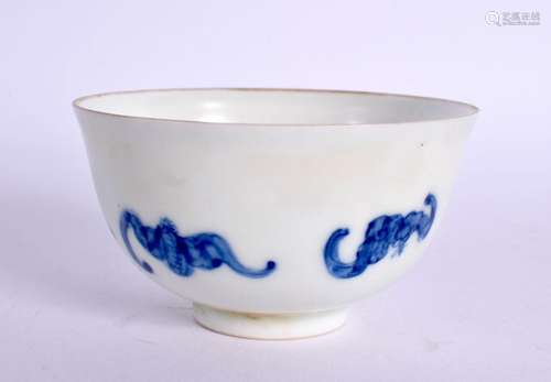 A CHINESE BLUE AND WHITE PORCELAIN TEABOWL 20th Century. 7 c...