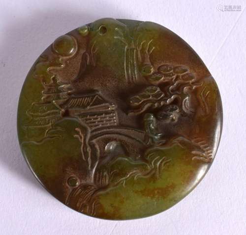 A CHINESE HARDSTONE PENDANT 20th Century. 5 cm wide.