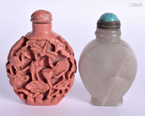 TWO CHINESE SNUFF BOTTLES 20th Century. 7 cm x 5 cm. (2)