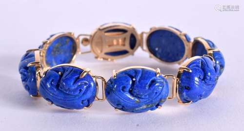 A FINE EARLY 20TH CENTURY CHINESE 14CT GOLD LAPIS LAZULI BRA...