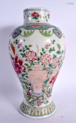 AN EARLY 20TH CENTURY CHINESE FAMILLE ROSE PORCELAIN VASE Gu...