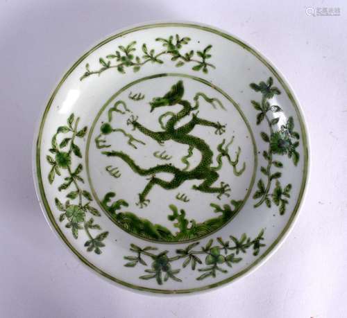 AN EARLY 20TH CENTURY CHINESE FAMILLE VERTE PORCELAIN PLATE ...