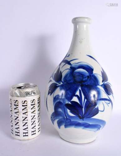 AN EARLY 20TH CENTURY KOREAN BLUE AND WHITE GUGLET FORM VASE...