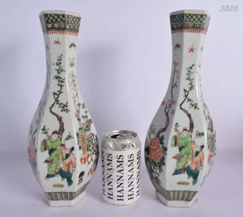 A LARGE PAIR OF 19TH CENTURY CHINESE FAMILLE VERTE PORCELAIN...