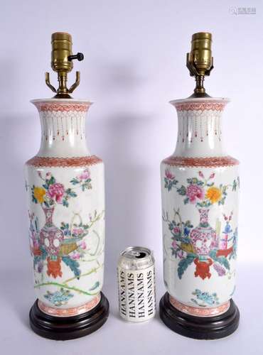 A PAIR OF CHINESE REPUBLICAN PERIOD FAMILLE ROSE PORCELAIN L...