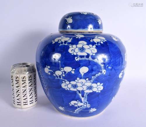 A LARGE CHINESE QING DYNASTY BLUE AND WHITE PORCELAIN GINGER...