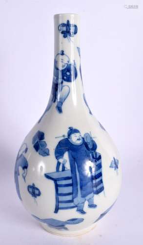 A 19TH CENTURY CHINESE BLUE AND WHITE PORCELAIN BULBOUS VASE...