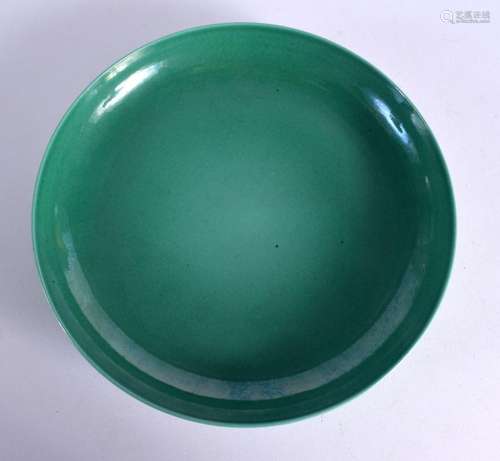 A LARGE EARLY 20TH CENTURY CHINESE GREEN GLAZED SAUCER DISH ...