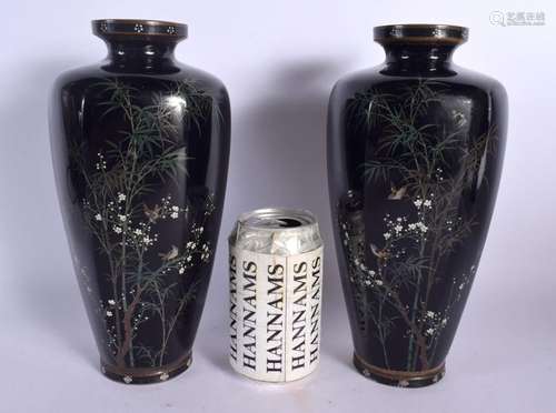 A FINE PAIR OF LATE 19TH CENTURY JAPANESE MEIJI PERIOD CLOIS...