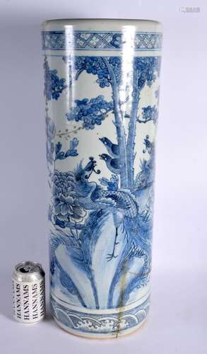 A LARGE 19TH CENTURY CHINESE BLUE AND WHITE PORCELAIN STICK ...