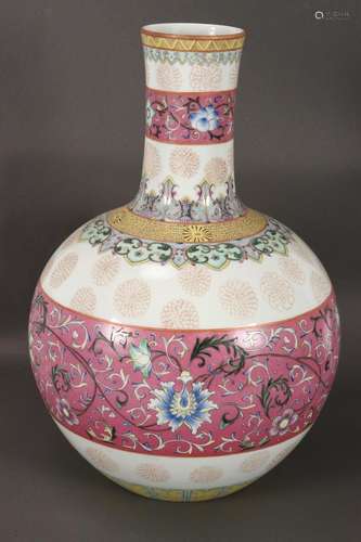 Large Chinese Porcelain Vase,