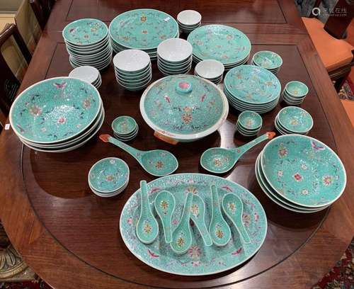 Extensive Chinese Porcelain Part Dinner Service,