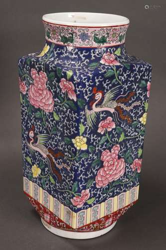 Large Chinese Porcelain Vase,