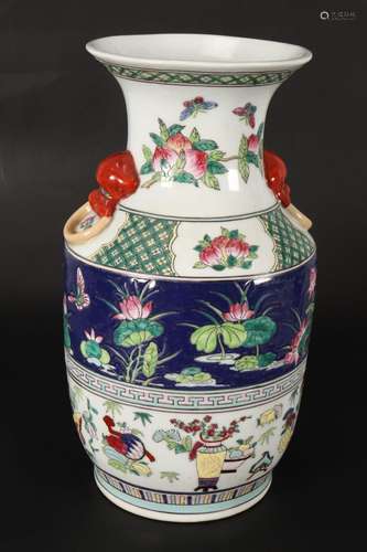 Chinese Porcelain Vase,