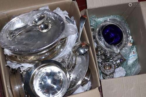 Large Quantity of Silverplate Items,