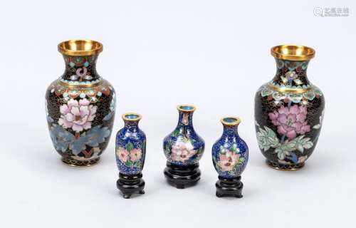 2 small vases and 3 miniature vases