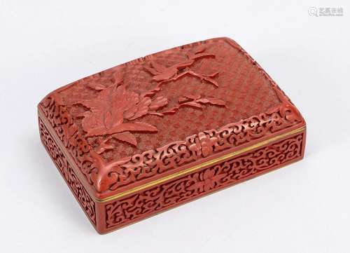 Rectangular carved lacquer box, Chi