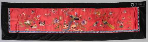 Long embroidered silk hanging, Chin