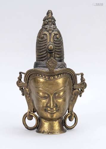 Buddha head in Tibeto-Nepalese styl