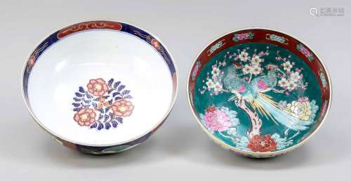 2 Imari bowls, Japan, 20th c., d. 2