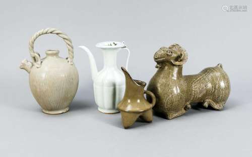4 pieces of ceramics, China, 20th c