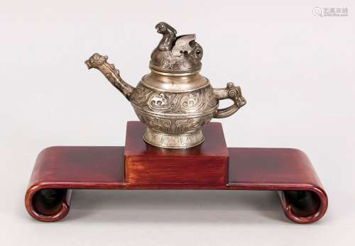 Miniature teapot, China/Tibet, 19th