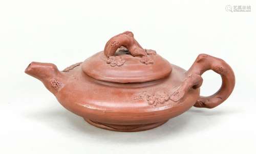Small Yixing teapot, China, 20th c.
