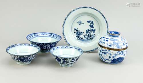 5 pieces blue and white porcelain,