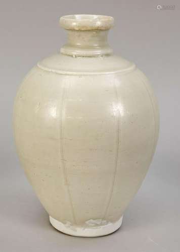 Monochrome vase in melon form, Chin