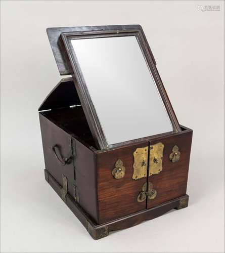 Mirror box, China, 20th century, ro