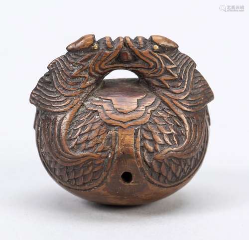 Netsuke ''Fish drum with dragon han