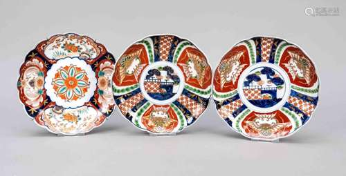 Set of 3 Imari plates, Japan, 19th